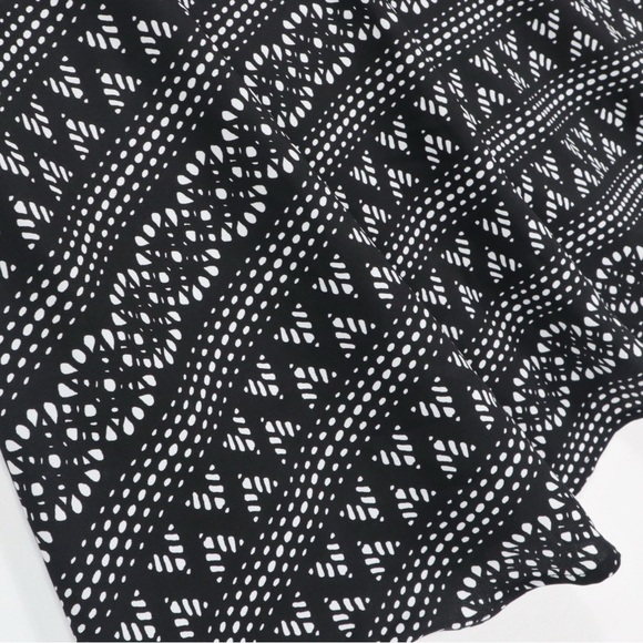 Ambar Dress Women’s Size 14 A-line Geometric Black White Sleeveless Casual Flowy - Picture 6 of 14